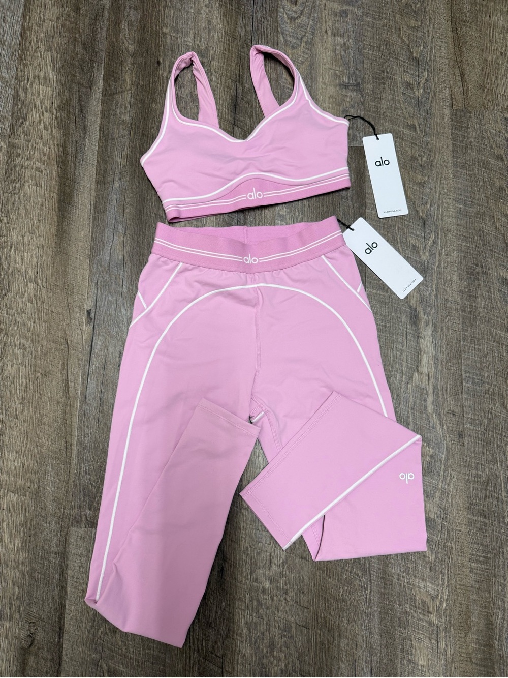 ALO Yoga Pink Activewear Set with Logo Detail - Picture 1 of 5